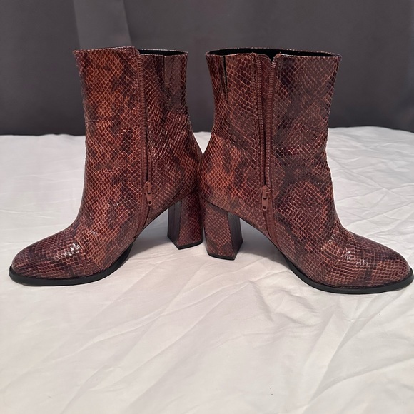 VERO MODA - Snake Print Booties - Picture 2 of 5